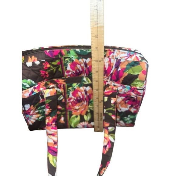 Vera Bradley Caroline Shoulder Bag in Retired English Rose quilted vacation - Picture 8 of 8
